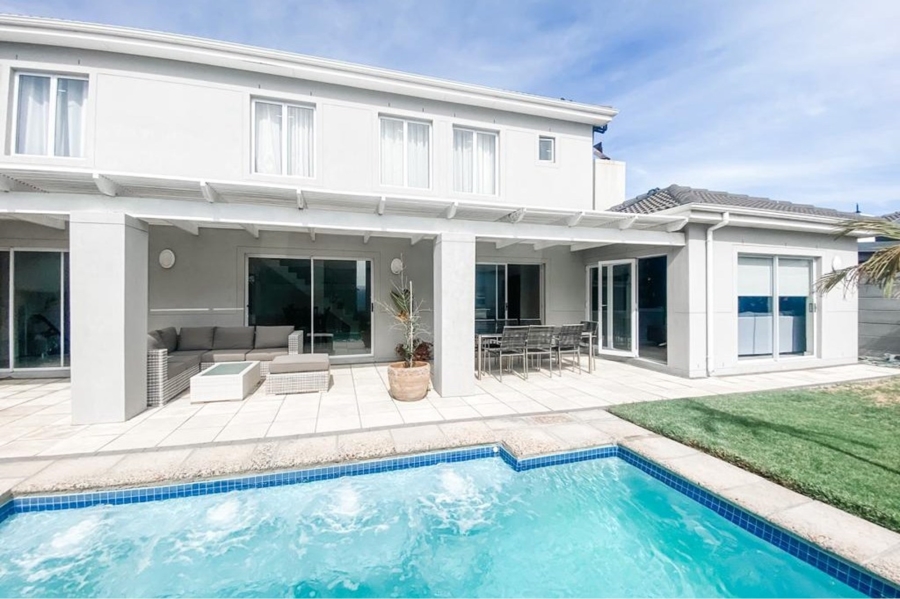 To Let 4 Bedroom Property for Rent in Parklands North Western Cape